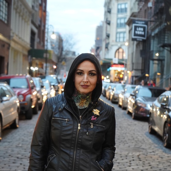 Meet your Posher, Jen - Picture 7 of 16